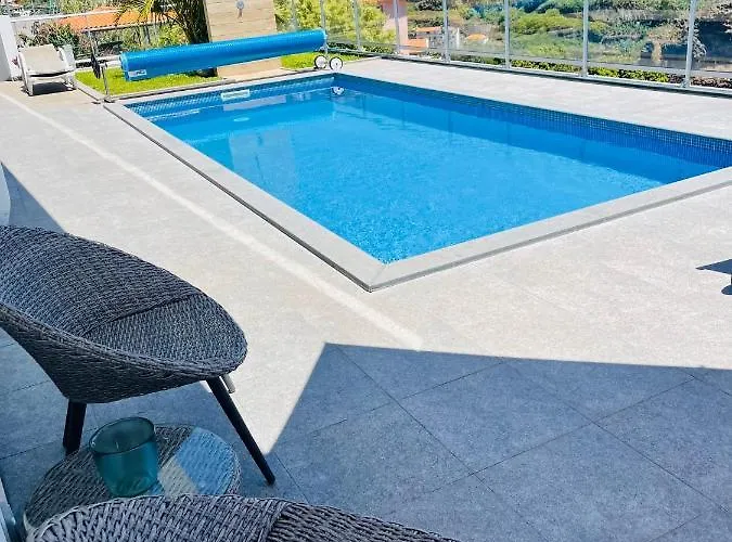 Atlantic Charm Villa *